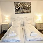 Apartmenthaus - Lejlighed Mackenbach