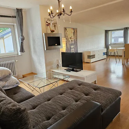 Apartmenthaus - *