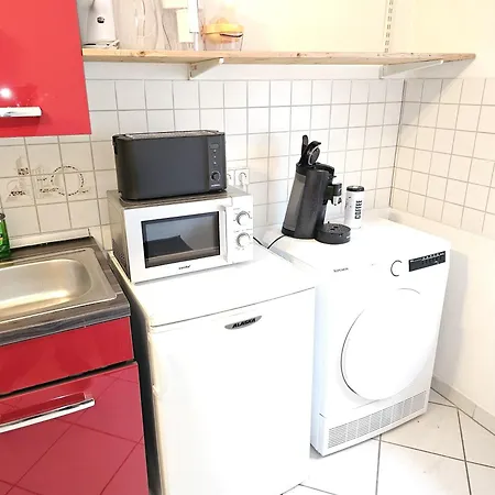 Apartmenthaus - *