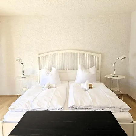 Apartmenthaus - * Mackenbach