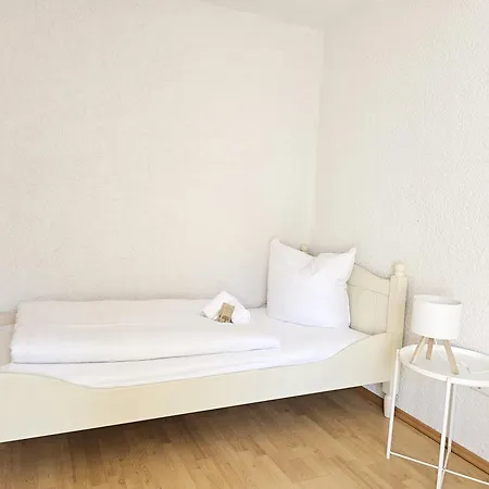Apartmenthaus - *