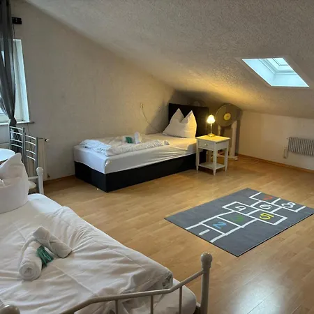 아파트 Apartmenthaus - *