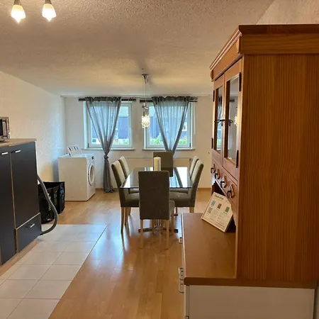 아파트 Apartmenthaus -